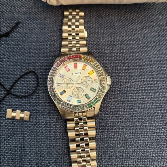 Timex - Picture 3 of 5